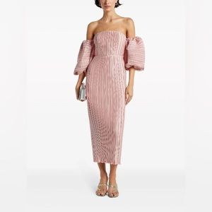 $450 L’idee Sirène off-shoulder gown - US8 / AU12